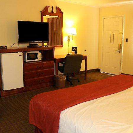 Lake View Inn & Suites Killen 外观 照片