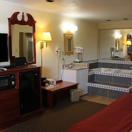 Lake View Inn & Suites Killen 外观 照片