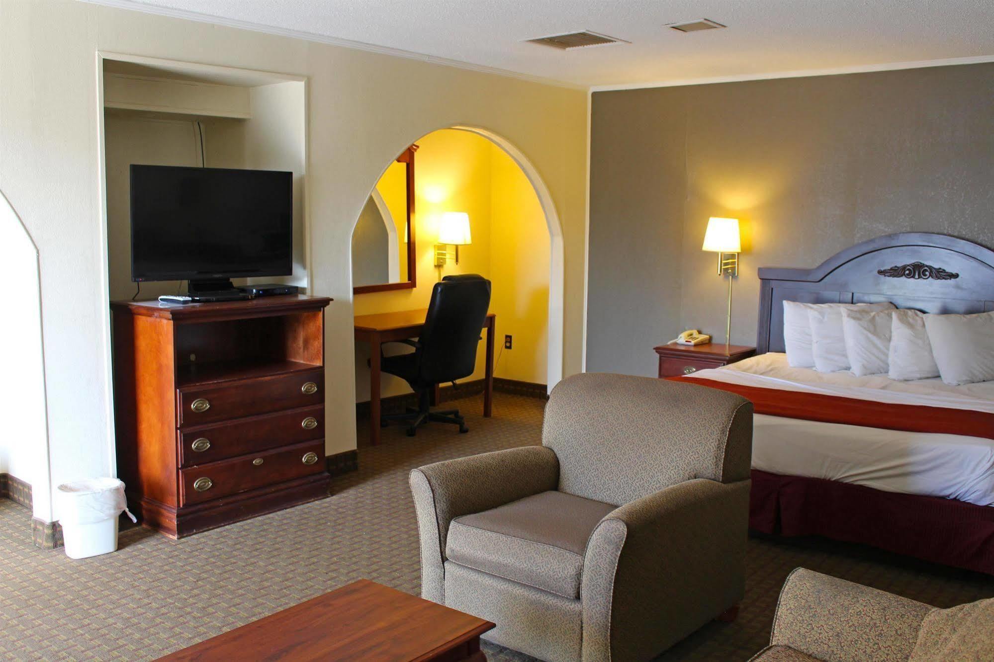 Lake View Inn & Suites Killen 外观 照片